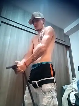 DebutingPathway online show from November 7, 5:49 pm