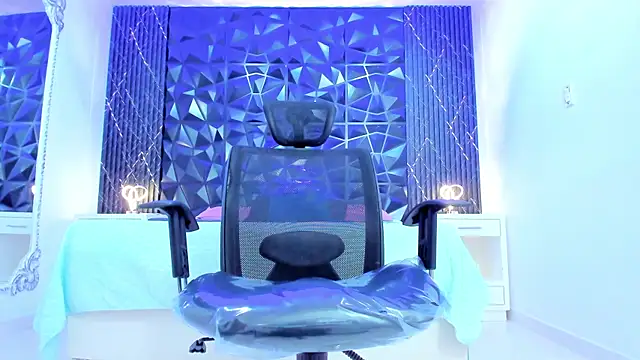 TyagoRoberts online show from September 24, 3:32 pm