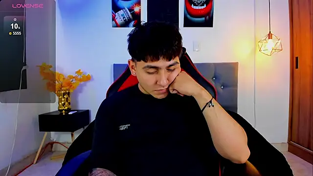 Nicolas James Sc online show from November 13, 6:01 pm