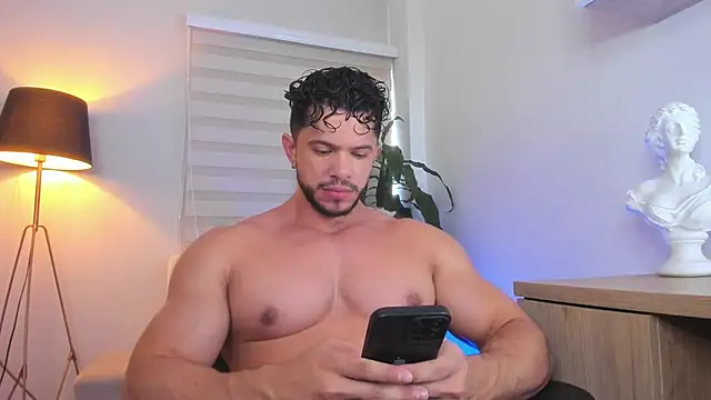 Erick Thompsonx online show from May 29, 8:19 pm
