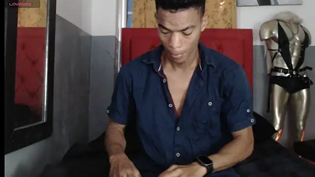 Snapshot of David_s3xy chatting on October 21, 1:14 pm David s3xy online show from October 21, 1:14 pm