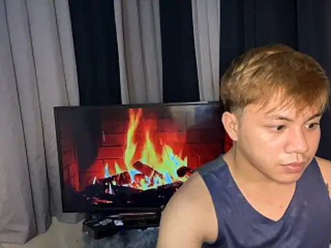 Urfucker drei online show from December 17, 7:09 pm