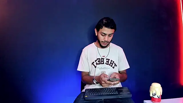 Boss Domiinator online show from April 10, 11:50 am