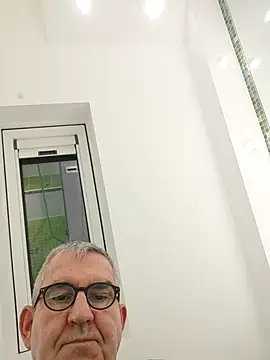 Oldmenhot66 online show from November 15, 5:09 am