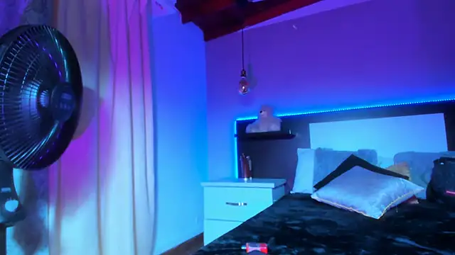 eriikjoness online show from September 17, 1:56 pm