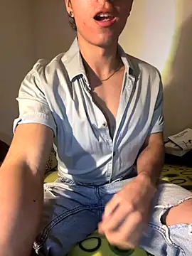 Snapshot of 0anonimo_bottom1 chatting on September 23, 4:23 am 0anonimo bottom1 online show from September 23, 4:23 am