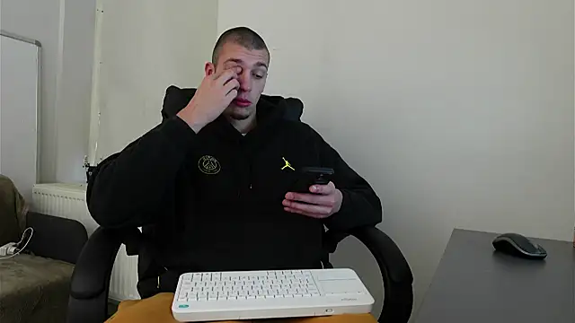 Ryan Dozer online show from November 8, 7:00 am