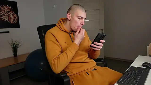 Ryan Dozer online show from February 7, 6:31 am