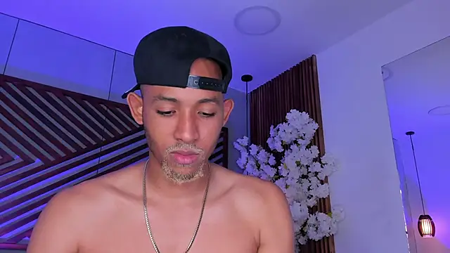 B Wild online show from January 15, 3:54 am