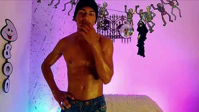 lorian vikel online show from October 22, 10:35 pm