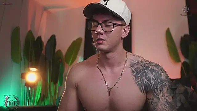 Thomas Falcon online show from November 29, 2:13 am