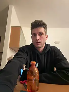 Malcom2f online show from April 24, 2:25 am