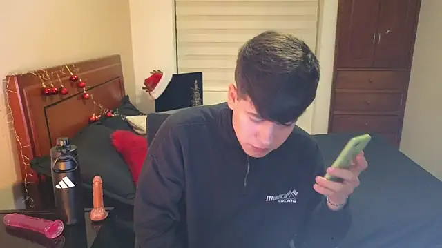 tightncuteass online show from November 27, 2:04 am