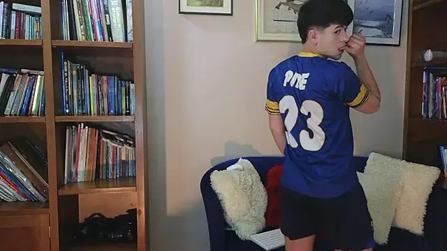 tightncuteass online show from March 11, 12:50 am