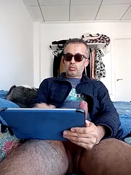 EmilioTaladdro online show from April 3, 2:14 pm