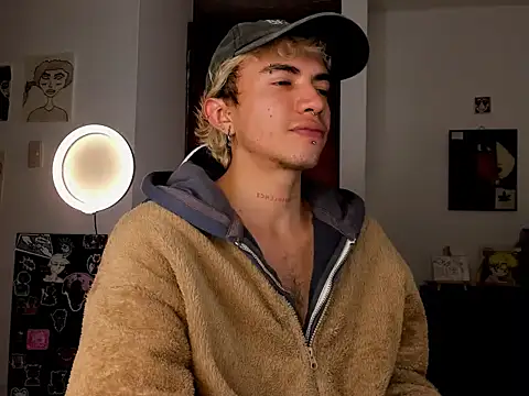 guynextdo0r online show from October 7, 9:24 am