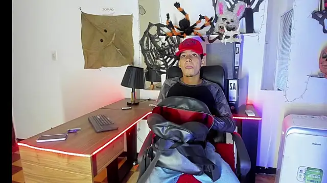 xxKamadevaxx online show from October 31, 12:41 pm