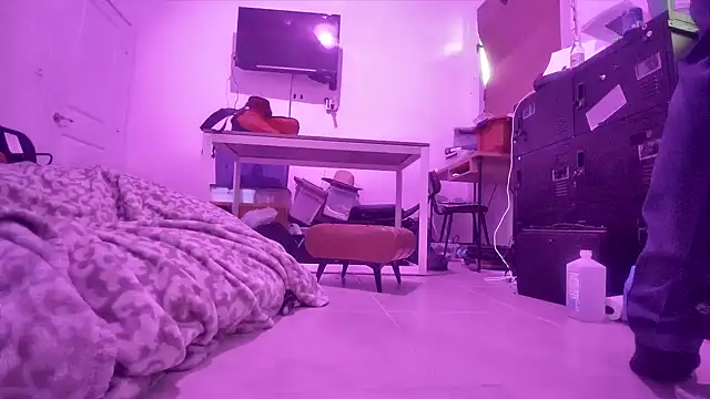 jasoncali305 online show from December 2, 5:05 pm