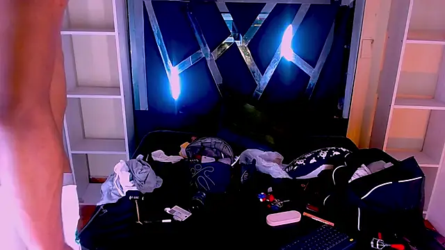 Billie Turner  online show from November 6, 2:20 pm