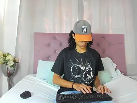 EthanBlackwoodd online show from October 23, 8:01 pm