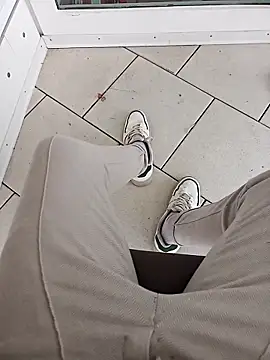 fullystroked online show from October 21, 11:57 am