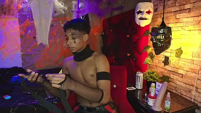 CoffeNaughty nom online show from October 31, 6:00 pm