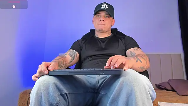 denis munera online show from November 24, 3:40 am