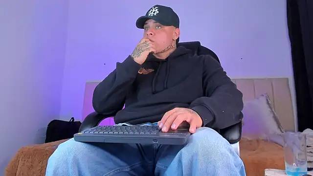 denis munera online show from November 19, 4:23 am