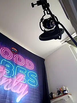 Mikaaa97 online show from February 27, 1:44 pm