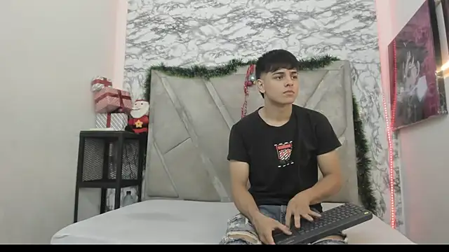 Logan Jhonson online show from December 2, 2:47 am