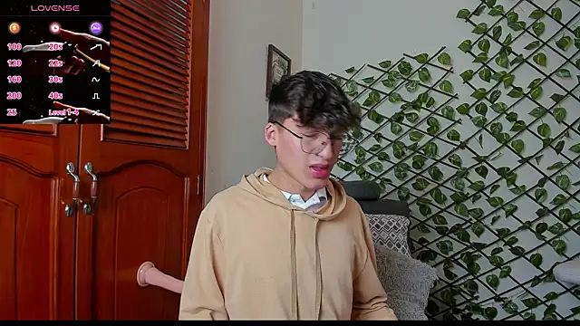 bellmontneon online show from December 1, 11:13 am