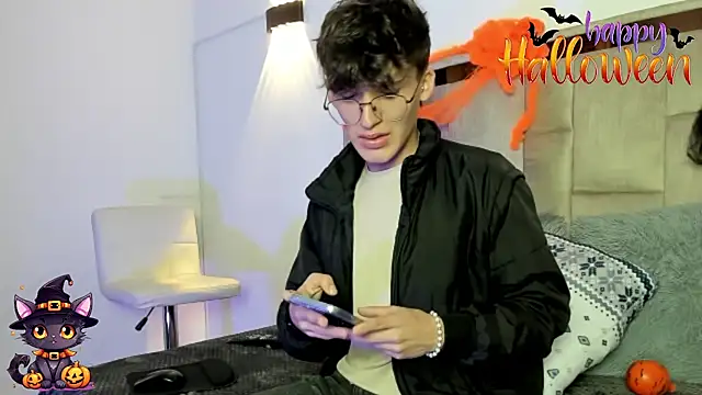 bellmontneon online show from October 27, 11:45 am