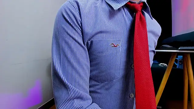 Charliejones  online show from October 30, 12:02 am