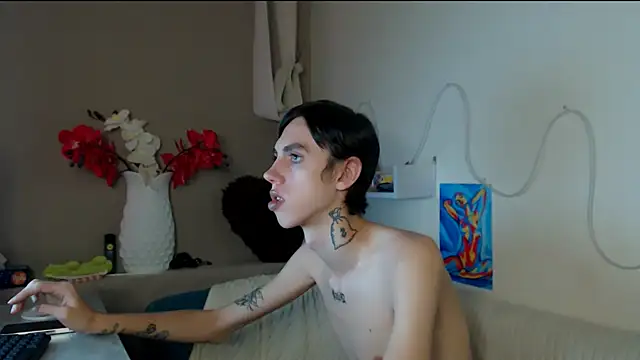 Snapshot of AlexNaughty14 chatting on October 16, 9:50 am AlexNaughty14 online show from October 16, 9:50 am