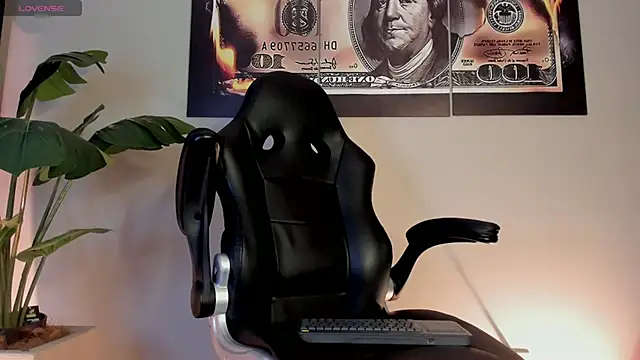 chrizmacgregor online show from April 14, 12:11 am