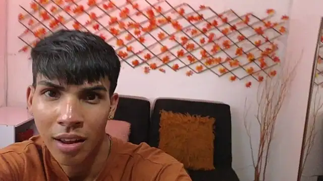 David 925  online show from October 15, 8:05 pm