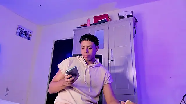 Glader31 online show from December 2, 9:40 pm