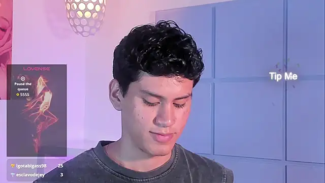 Snapshot of NicoGreys chatting on October 2, 6:17 am NicoGreys online show from October 2, 6:17 am