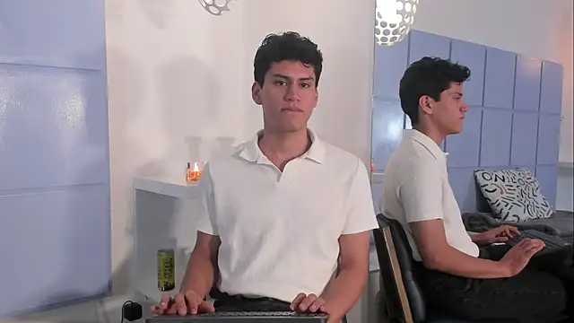 Snapshot of NicoGreys chatting on September 21, 6:35 am NicoGreys online show from September 21, 6:35 am