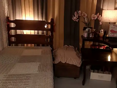 Jastine hunk online show from February 22, 4:30 pm