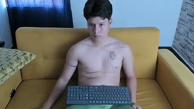 daniel leon online show from April 17, 9:50 pm