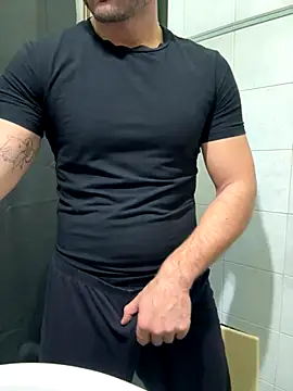 giovan2020 online show from November 17, 7:33 am