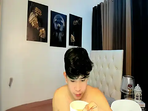 Snapshot of JuliuswildCock chatting on October 13, 6:47 pm JuliuswildCock online show from October 13, 6:47 pm