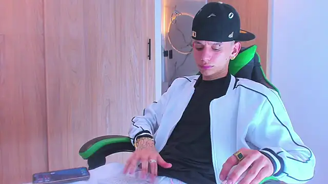 Skinny batman online show from October 8, 12:59 am