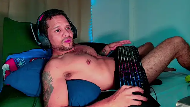 LucasGaeel online show from November 9, 1:09 am