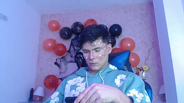 Aaron Foxxx online show from November 2, 7:18 pm