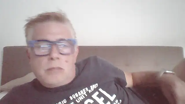 Andyrsdick online show from October 18, 3:39 pm