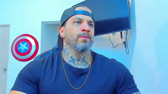 JoshRigby online show from December 19, 9:23 pm