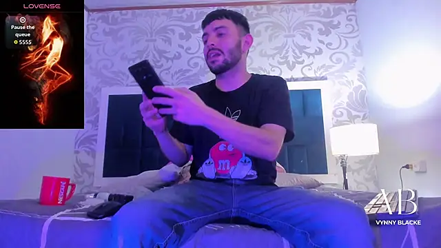 VynnyBlacke  online show from January 11, 3:43 am