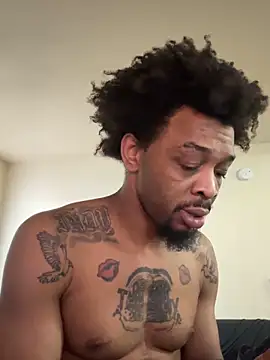 thefreakscomeoutatnight online show from October 24, 3:03 pm